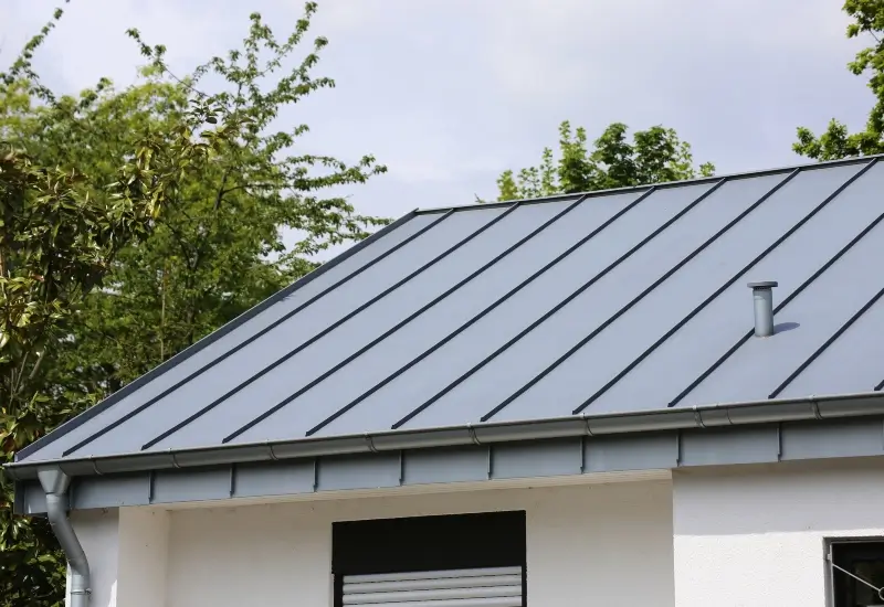 A standing seam metal roof on a home in Alabama or the Florida Panhandle